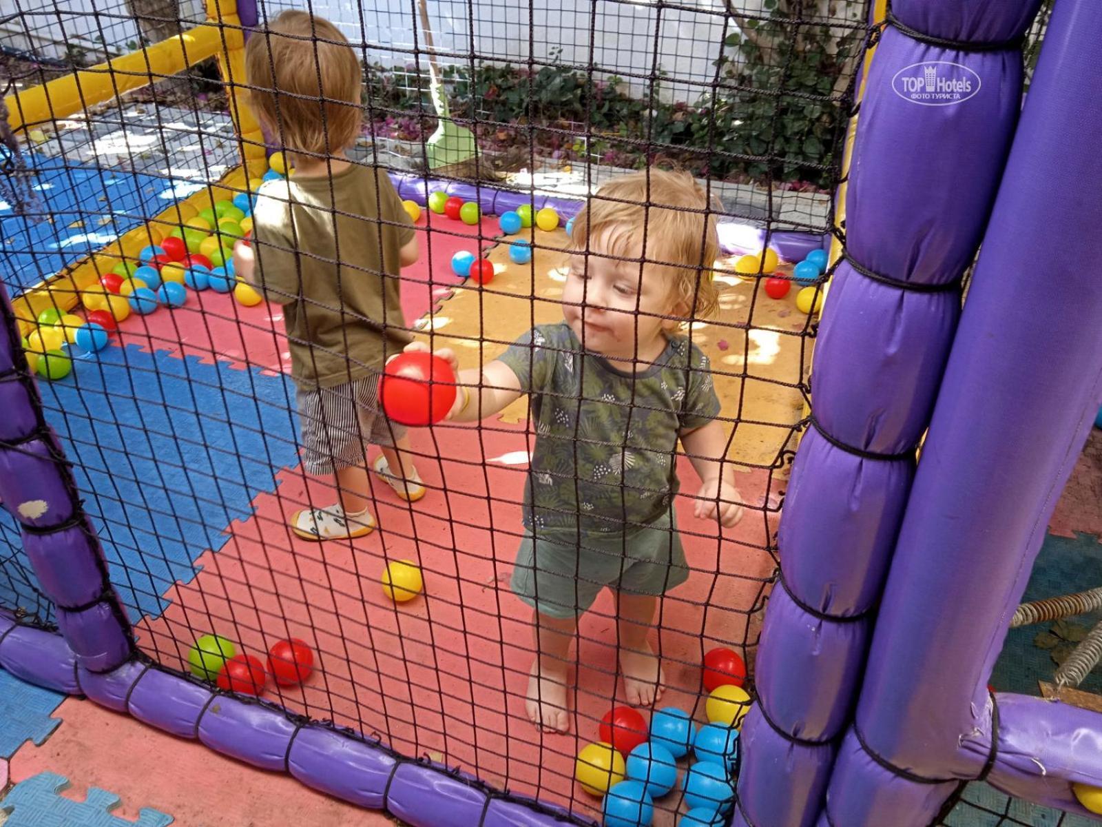 Miramor Hotel & Spa Antalya Exterior photo Toddlers playing in a ball pit